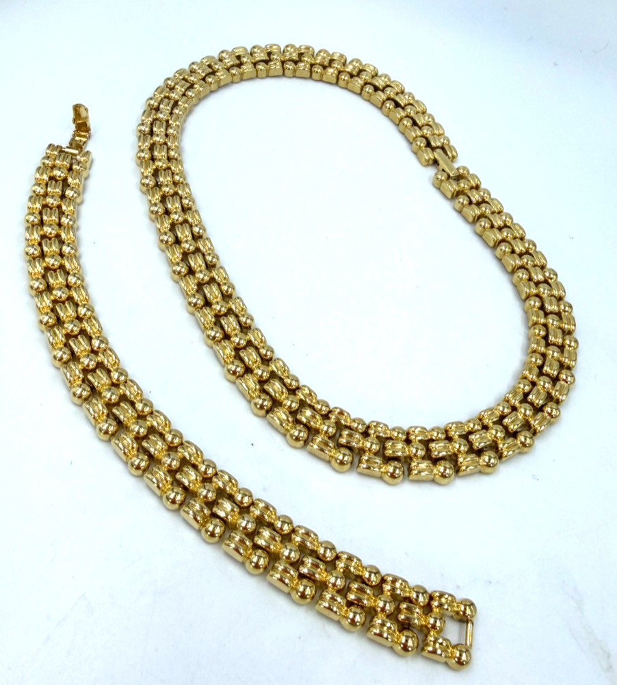 Vintage Necklace Buckle Chain Flat Heavy 16 inches With Bracelet Set Goldtone