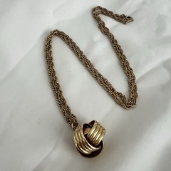 Vintage Gold Tone Ribbed Love Knot Pendant intertwine Necklace Chunky Rope Chain