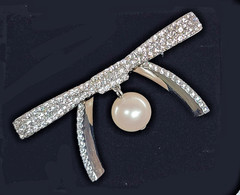 Ann Taylor Rhinestone Bow Brooch Faux Pearl Silver Tone Pin 2.6″