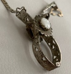 Vintage Cowboy Western Silver Goldtone Ladies Glove Clip Dangle Tie CLIP