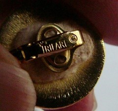 1955-1969 Vintage Crown Trifari Goldtone Sand Dollar Clip Earrings