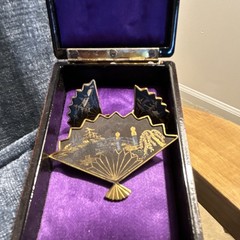 Black & Gold Fan-Shaped Women’s Brooch Pin, Asian Theme, Decorative Box