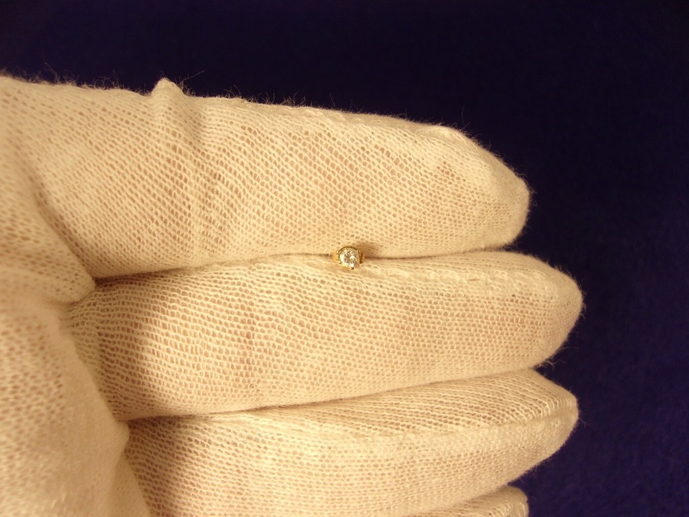 EXCELLENT LITTLE 14K YELLOW GOLD 2.25mm DIAMETER CUBIC ZIRCONIA CZ STUD EARRING