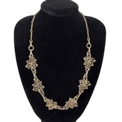 Vintage Gold Tone Maple Leaf Botanical Choker Necklace Textured Link 16 Inch