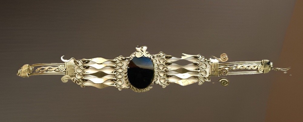Vintage Boho Silver Alloy & Onyx Artisan Hand Created Bracelet, 6-3/4″ Long