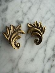 Vintage 1995 MMA Gold Tone Leaf Pierced Earrings Signed