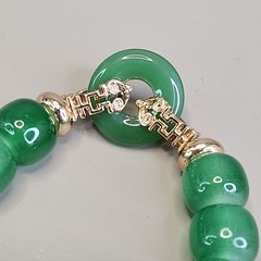 Glass Beaded Stretch Bracelet Green Faux Jade Asian Gold Tone 6.5″