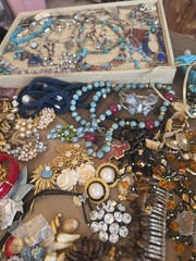 Massive Vintage Jewelry Lot 100’s of Signed Pcs / OVER 500 PCS + Misc 1G bag…