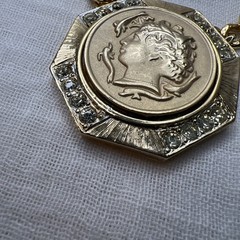 VTG NWT LISNER Runway Statement Roman Coin Rhinestone Medallion Necklace 28” .