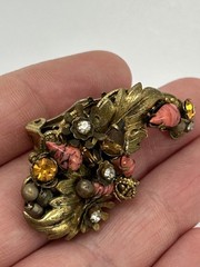 DeMario NY Vintage Clip Earrings Coral Glass Rhinestone Gold Tone Filigree 1950s