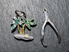 8 UNIQUE VINTAGE SILVER TONE PENDANTS D595