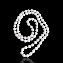 Vtg 29in Faceted White Milk Glass Beaded Necklace Strand
