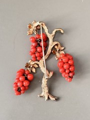 Vintage Signed MARVELLA Coral Grape Cluster Tree Brooch & Earring Set