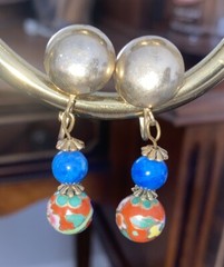 Vintage Gold Tone And Floral Bead Dangle Drop Earrings Clip On Retro Costume
