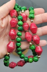 Vintage Bright Green Pink Textured Beaded Barrel Clasp Necklace N1D