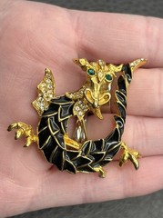 GORGEOUS Black Enamel Chinese Dragon Green Rhinestone Unsigned Gold Tone Brooch