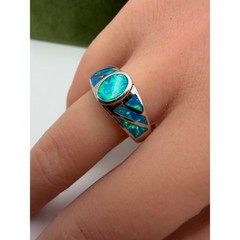 925 sterling silver ring featuring a blue fire opal inlay sz 8
