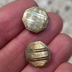 Vintage 8K Yellow Gold Octagonal Engine Turned Stud Earrings 333 Hallmark 0.5″