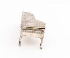 925 Sterling Silver Vintage Decorative Piece EUROPE Floral Piano (OPENS) TR4095