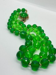 Vintage 1960s Green Lucite Faceted Bead Necklace Chunky Mod MCM