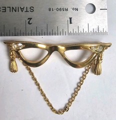Avon Brooch Pin Cat Eye Glasses Tassel Rhinestone Gold Tone Gift Dangle VGT