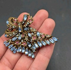 Vintage HOLLYCRAFT 1950 Signed Dated Pastel Rhinestone Brooch Clip Earrings Set