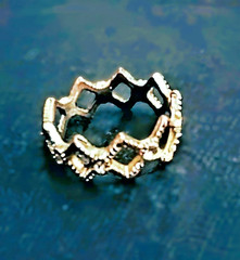 18K Yellow Gold Diamond Accented Mesh Lattice Design Ring