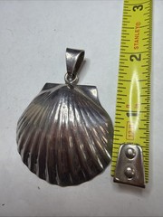 Vintage Sterling Silver Scallop Sea Shell Pendant C50