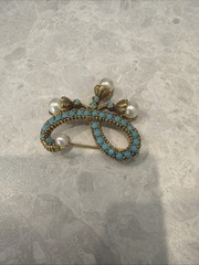 Vintage Gold Tone With Turquoise Stones And Faux Pearl Brooch