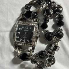 Y2K Era ladies Watch Rhinestone Stretch Bracelet Great Condition