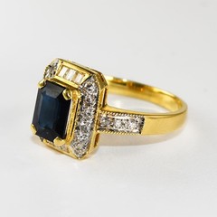 14K Yellow Gold Sapphire & Diamond Ring 4.6g