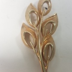 Vintage Brushed Gold Tone Leaf Brooch 3.25″