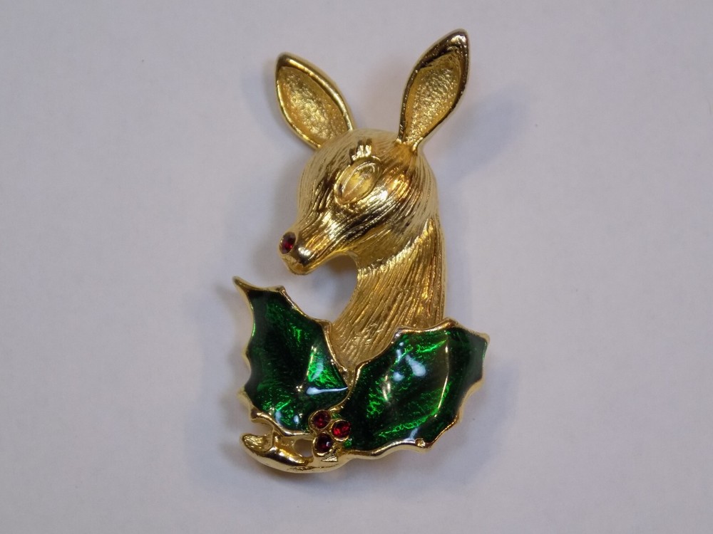 Reindeer Rudolph Brushed Gold Metal Pin Vintage Old Christmas Holiday Holly 1.7″