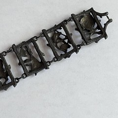 Vintage Metal Native American Motif Figural Panel Link Bracelet – Unsigned
