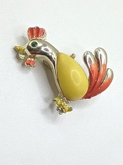 Vintage Rooster Chicken Brooch Pin Mid Century Set 2 Enamel Sparkly Cartoon Like