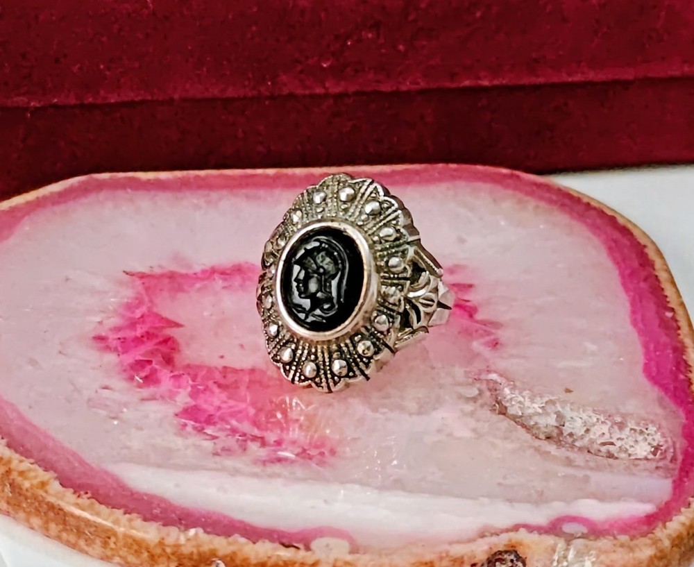 Vintage Art Deco Nouveau Black Onyx Spartan Silver Unmarked Ring Size 5