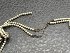 VTG Chinese Export Faux Pearl Peking Glass Donut Necklace Gold Fill Clasp READ