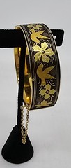 Vintage Damascene Hinged Bracelet & Clip-On Earrings Jewelry Set Black & Gold