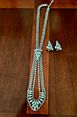 VTG. MCM BLUE AURORA BOREALIS RHINESTONE & ART GLASS NECKLACE & EARRING SET