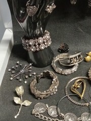 Vintage To Modern Cosrume Jewlery Lot Gold And Silver Tone Necklaces And More!