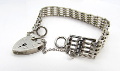 1977 English JAM Sterling Silver Heart Padlock Bracelet 6.75in Wrist Vintage