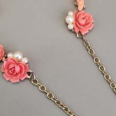 Vintage Rose Necklace Peach Celluloid Flowers Linked Faux Pearl 17″