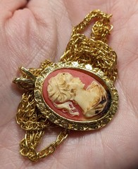 Vintage Cameo Pendant Necklace With Ornate Chain & Intricate Profile Design