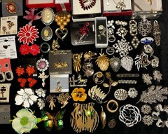 New Old Stock Jewelry And Brooch Lot