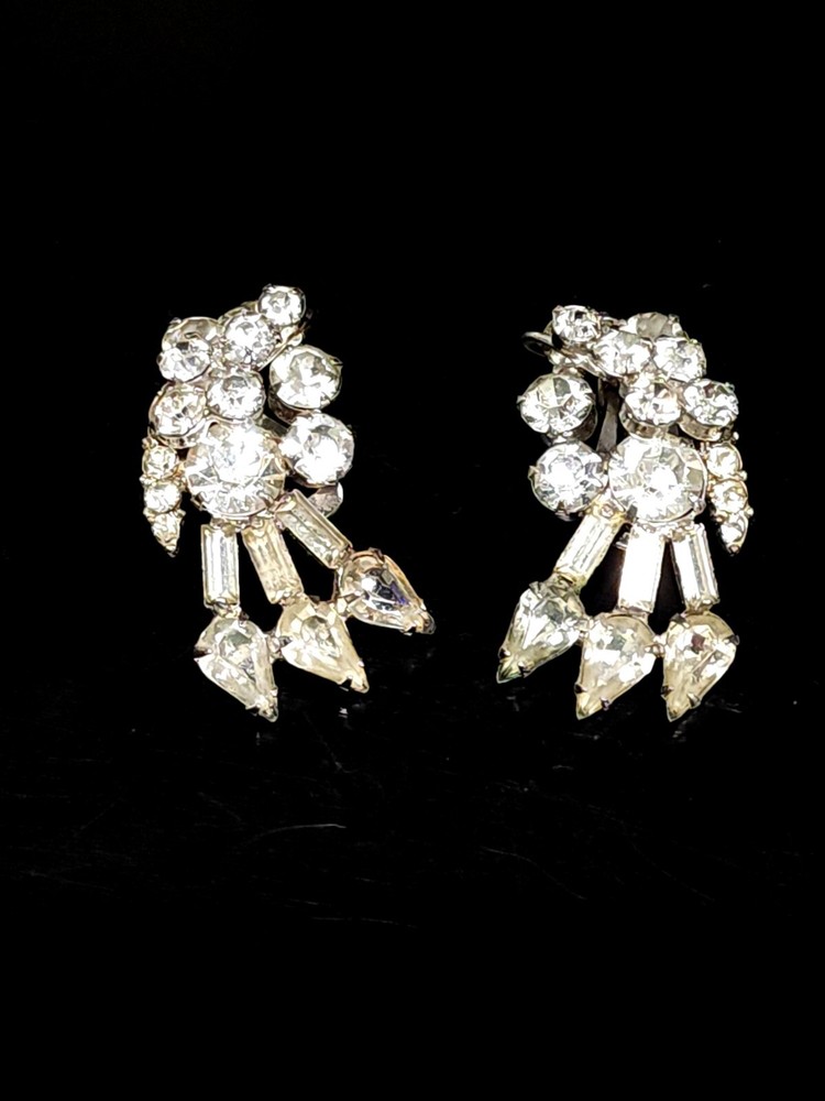 Vintage Good Quality Rhinestone Clip Earrings Silver Tone 1.5″ Long Pear Shape