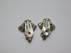 B34-VINTAGE CLIP EARRINGS~PRONG SET STONES~3/4″ WIDE~SILVER TONE~
