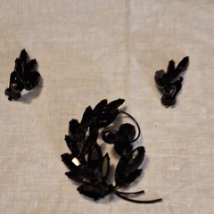 Vintage Black Crystal Marquise Rhinestone Clip-On Earrings & Brooch Pin Set