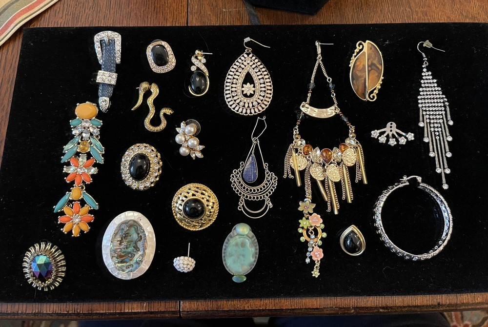 VINTAGE, FASHION SINGLE PIERCED EARRING (21pc)