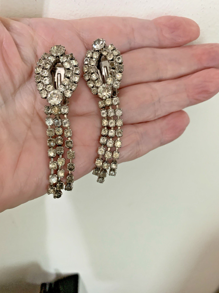 VTG ART DECO CLEAR RHINESTONE SILVER LONG CHANDELIER TASSEL EARRINGS CLIP-ON