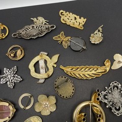 30+ Brooches Various Designs, Colors, Sizes Little To No Wear Vintage-Modern